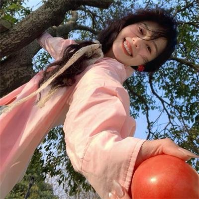 戴脚镣的女孩 海报